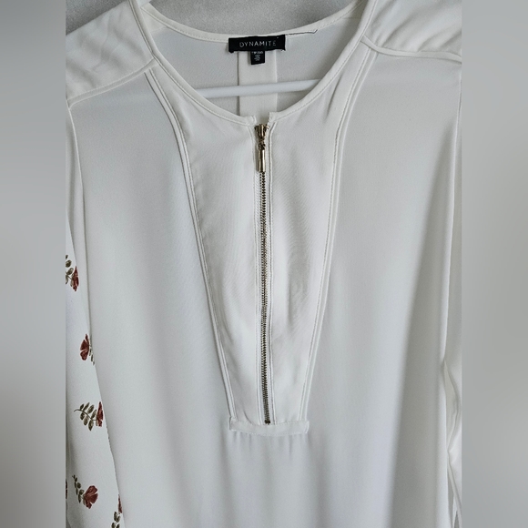 2 XXS Dynamite blouses - Picture 3 of 3